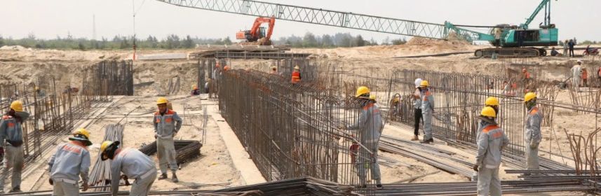 NGƯỜI FECON “VƯỢT NẮNG” TRÊN CÔNG TRƯỜNG KHU BẾN CẢNG MỸ THỦY, QUẢNG TRỊ