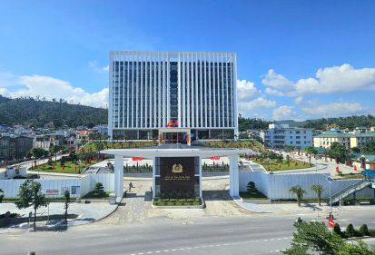 GẮN BIỂN CÔNG TRÌNH TRỤ SỞ CÔNG AN TỈNH QUẢNG NINH